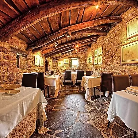 Fervenza Casa Grande & Restaurante Hotel